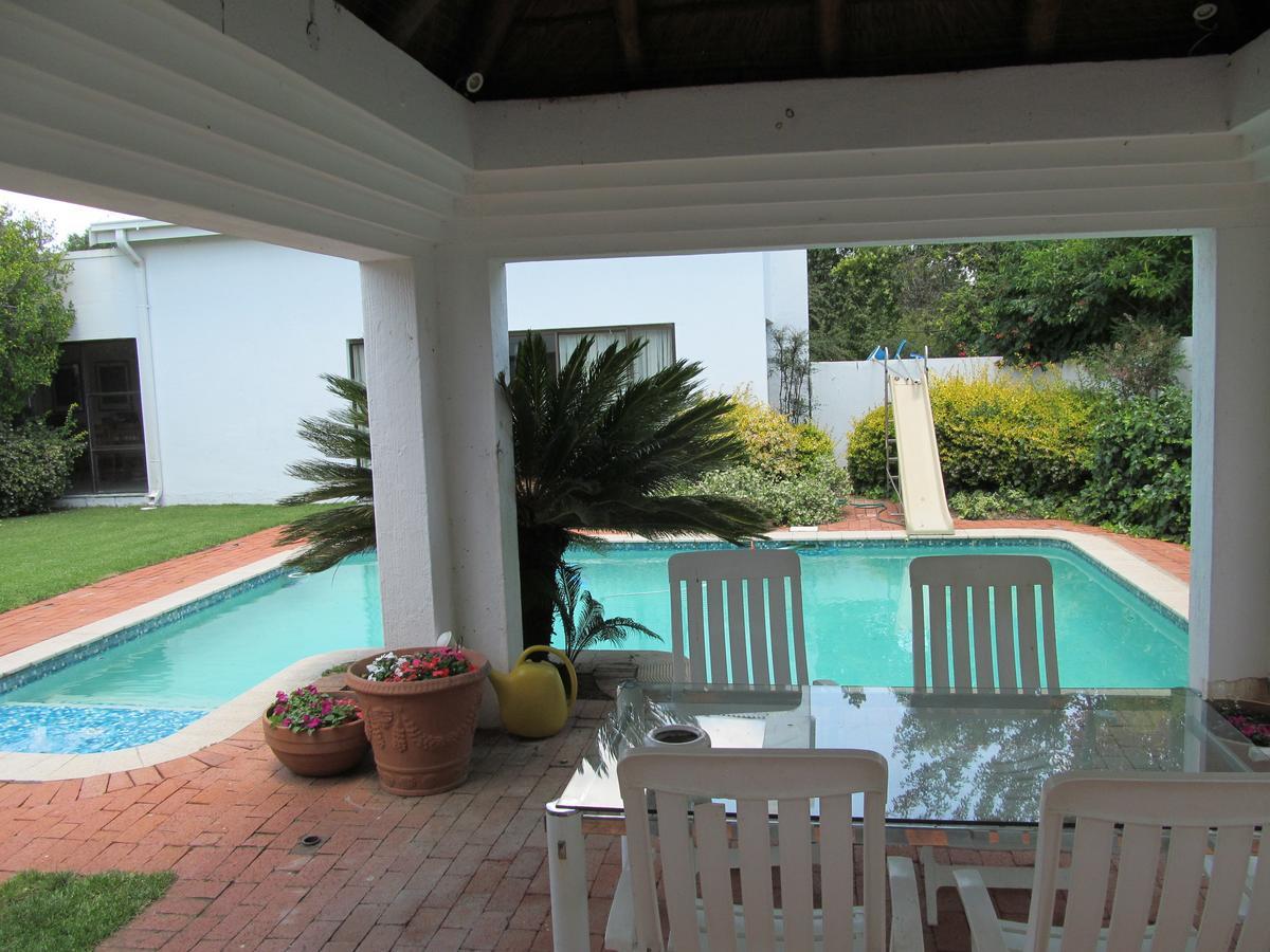 Bettie'S Luxury Lodge Kroonstad Habitación foto