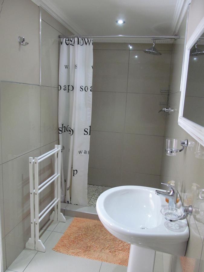 Bettie'S Luxury Lodge Kroonstad Habitación foto