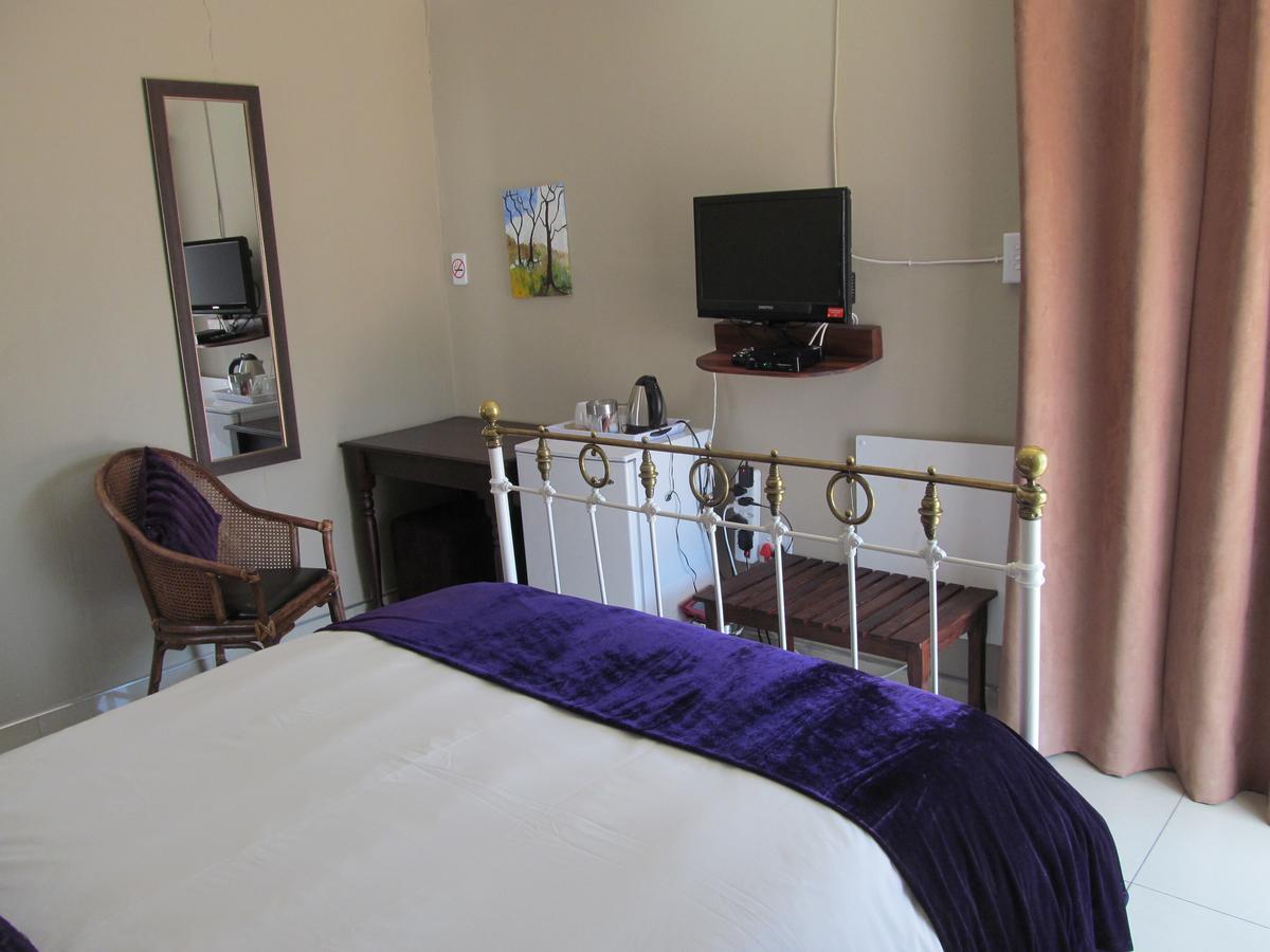 Bettie'S Luxury Lodge Kroonstad Habitación foto